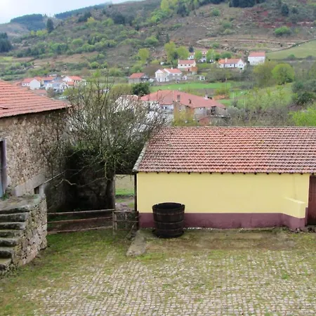 Feriehus House With 3 Bedrooms In With Wonderful Mountain View Shared Pool Enclosed Garden 20 Km From The Beach Macedo de Cavaleiros