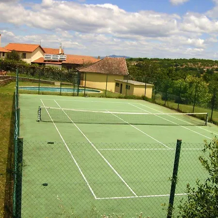 House With 3 Bedrooms In With Wonderful Mountain View Shared Pool Enclosed Garden 20 Km From The Beach Feriehus